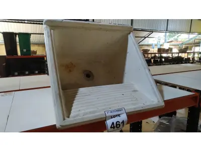 LOTE 461 - 01 TANQUE DE FIBRA SINTÉTICA. (NO ESTADO) ATENÇÃO! FAZER A VISITAÇÃO ANTES DE ARREMATAR, NÃO SABEMOS SE FUNCIONA, LEILÃO NÃO TEM GARANTIA E NEM DEVOLUÇÃO, SUJEITO A POSSÍVEIS AVARIAS VISÍVEIS/OCULTAS E/OU AUSÊNCIA DE COMPONENTES.