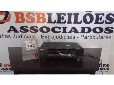 LOTE 142 - 01 HOME THEATER MARCA SHARP. (NO ESTADO) ATENÇÃO! FAZER A VISITAÇÃO ANTES DE ARREMATAR, NÃO SABEMOS SE FUNCIONA, LEILÃO NÃO TEM GARANTIA E NEM DEVOLUÇÃO, SUJEITO A POSSÍVEIS AVARIAS VISÍVEIS/OCULTAS E/OU AUSÊNCIA DE COMPONENTES.