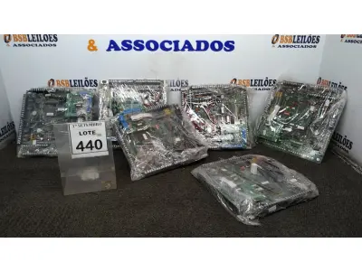 LOTE 440 - 06 CPU’S DE MARCAS E MODELOS DIVERSOS. (NO ESTADO) ATENÇÃO! FAZER A VISITAÇÃO ANTES DE ARREMATAR, NÃO SABEMOS SE FUNCIONA, LEILÃO NÃO TEM GARANTIA E NEM DEVOLUÇÃO, SUJEITO A POSSÍVEIS AVARIAS VISÍVEIS/OCULTAS E/OU AUSÊNCIA DE COMPONENTES.