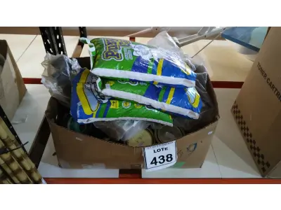 LOTE 438 - 03 PACOTES DE GRANULADOS SANITÁRIO COM 4KG CADA,24 PEÇAS DE MÃO FRANCESA DE PLÁSTICO E GRANDE QUANTIDADE DE DVD E CDS DIVERSOS. (NO ESTADO) ATENÇÃO! FAZER A VISITAÇÃO ANTES DE ARREMATAR, NÃO SABEMOS SE FUNCIONA, LEILÃO NÃO TEM GARANTIA E NEM DEVOLUÇÃO, SUJEITO A POSSÍVEIS AVARIAS VISÍVEIS/OCULTAS E/OU AUSÊNCIA DE COMPONENTES.