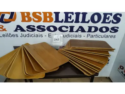 LOTE 243 - 20 PLACAS DE MADEIRA. (NO ESTADO) ATENÇÃO! FAZER A VISITAÇÃO ANTES DE ARREMATAR, NÃO SABEMOS SE FUNCIONA, LEILÃO NÃO TEM GARANTIA E NEM DEVOLUÇÃO, SUJEITO A POSSÍVEIS AVARIAS VISÍVEIS/OCULTAS E/OU AUSÊNCIA DE COMPONENTES.
