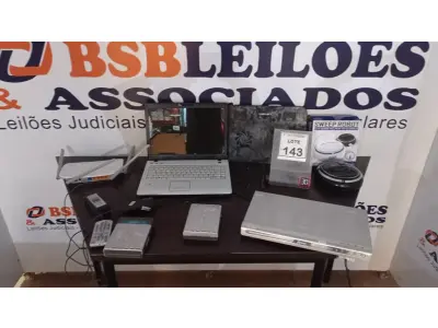 LOTE 143 - 01 NOTEBOOK COM COOLER E FONTE MARCA POSITIVO, 01 DVD LENOXX COM CONTROLE, 01 ASPIRADOR ROBÔ E 03 ROTEADORES. (NO ESTADO) ATENÇÃO! FAZER A VISITAÇÃO ANTES DE ARREMATAR, NÃO SABEMOS SE FUNCIONA, LEILÃO NÃO TEM GARANTIA E NEM DEVOLUÇÃO, SUJEITO A POSSÍVEIS AVARIAS VISÍVEIS/OCULTAS E/OU AUSÊNCIA DE COMPONENTES.
