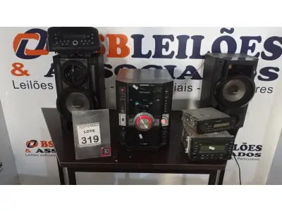 LOTE 319 - 01 APARELHO DE SOM MARCA PANASONIC MODELOSA-AK770 E 03 APARELHOS DE SOM AUTOMOTIVO. (NO ESTADO) ATENÇÃO! FAZER A VISITAÇÃO ANTES DE ARREMATAR, NÃO SABEMOS SE FUNCIONA, LEILÃO NÃO TEM GARANTIA E NEM DEVOLUÇÃO, SUJEITO A POSSÍVEIS AVARIAS VISÍVEIS/OCULTAS E/OU AUSÊNCIA DE COMPONENTES.