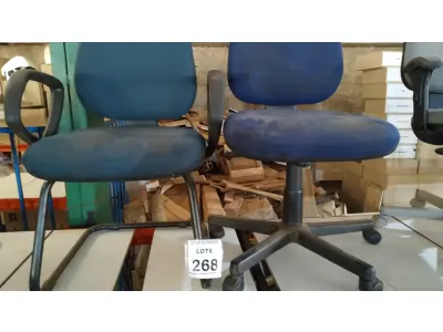 LOTE 268 - 02 CADEIRAS EXECUTIVAS SENDO 01 COM RODINHAS. (NO ESTADO) ATENÇÃO! FAZER A VISITAÇÃO ANTES DE ARREMATAR, NÃO SABEMOS SE FUNCIONA, LEILÃO NÃO TEM GARANTIA E NEM DEVOLUÇÃO, SUJEITO A POSSÍVEIS AVARIAS VISÍVEIS/OCULTAS E/OU AUSÊNCIA DE COMPONENTES.