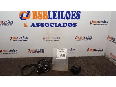 LOTE 169 - 01 CÂMERA NIKON D300 COM LENTE. (NO ESTADO) ATENÇÃO! FAZER A VISITAÇÃO ANTES DE ARREMATAR, NÃO SABEMOS SE FUNCIONA, LEILÃO NÃO TEM GARANTIA E NEM DEVOLUÇÃO, SUJEITO A POSSÍVEIS AVARIAS VISÍVEIS/OCULTAS E/OU AUSÊNCIA DE COMPONENTES