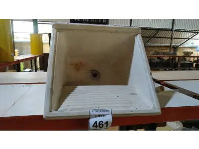 LOTE 461 - 01 TANQUE DE FIBRA SINTÉTICA. (NO ESTADO) ATENÇÃO! FAZER A VISITAÇÃO ANTES DE ARREMATAR, NÃO SABEMOS SE FUNCIONA, LEILÃO NÃO TEM GARANTIA E NEM DEVOLUÇÃO, SUJEITO A POSSÍVEIS AVARIAS VISÍVEIS/OCULTAS E/OU AUSÊNCIA DE COMPONENTES.
