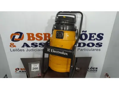 LOTE 266 - 01 ASPIRADOR INDUSTRIAL ELECTROLUX MODELO ULTRALUX 50 INCOMPLETO. (NO ESTADO) ATENÇÃO! FAZER A VISITAÇÃO ANTES DE ARREMATAR, NÃO SABEMOS SE FUNCIONA, LEILÃO NÃO TEM GARANTIA E NEM DEVOLUÇÃO, SUJEITO A POSSÍVEIS AVARIAS VISÍVEIS/OCULTAS E/OU AUSÊNCIA DE COMPONENTES.