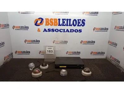 LOTE 163 - 01 DVR E 05 CÂMERAS DE MONITORAMENTO. (NO ESTADO) ATENÇÃO! FAZER A VISITAÇÃO ANTES DE ARREMATAR, NÃO SABEMOS SE FUNCIONA, LEILÃO NÃO TEM GARANTIA E NEM DEVOLUÇÃO, SUJEITO A POSSÍVEIS AVARIAS VISÍVEIS/OCULTAS E/OU AUSÊNCIA DE COMPONENTES