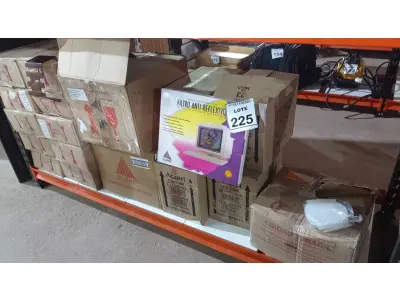 LOTE 225 - 01 LOTE COM GRANDE QUANTIDADE DE CAPAS PARA CD, PORTA CARIMBOS E FILTROS ANTI-REFLEXÍVEL. (NO ESTADO) ATENÇÃO! FAZER A VISITAÇÃO ANTES DE ARREMATAR, NÃO SABEMOS SE FUNCIONA, LEILÃO NÃO TEM GARANTIA E NEM DEVOLUÇÃO, SUJEITO A POSSÍVEIS AVARIAS VISÍVEIS/OCULTAS E/OU AUSÊNCIA DE COMPONENTES