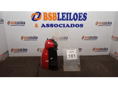 LOTE 161 - 01 CAFETEIRA. (NO ESTADO) ATENÇÃO! FAZER A VISITAÇÃO ANTES DE ARREMATAR, NÃO SABEMOS SE FUNCIONA, LEILÃO NÃO TEM GARANTIA E NEM DEVOLUÇÃO, SUJEITO A POSSÍVEIS AVARIAS VISÍVEIS/OCULTAS E/OU AUSÊNCIA DE COMPONENTES