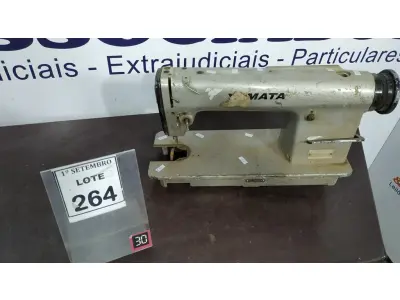 LOTE 264 - 01 MÁQUINA DE COSTURA MARCA YAMATA. (NO ESTADO) ATENÇÃO! FAZER A VISITAÇÃO ANTES DE ARREMATAR, NÃO SABEMOS SE FUNCIONA, LEILÃO NÃO TEM GARANTIA E NEM DEVOLUÇÃO, SUJEITO A POSSÍVEIS AVARIAS VISÍVEIS/OCULTAS E/OU AUSÊNCIA DE COMPONENTES.