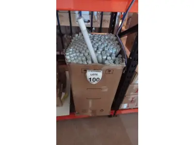 LOTE 100 - 01 LOTE COM GRANDE QUANTIDADE DE LÂMPADAS LED. (NO ESTADO) ATENÇÃO! FAZER A VISITAÇÃO ANTES DE ARREMATAR, NÃO SABEMOS SE FUNCIONA, LEILÃO NÃO TEM GARANTIA E NEM DEVOLUÇÃO, SUJEITO A POSSÍVEIS AVARIAS VISÍVEIS/OCULTAS E/OU AUSÊNCIA DE COMPONENTES.
