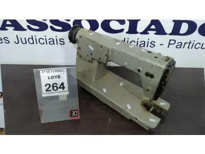 LOTE 264 - 01 MÁQUINA DE COSTURA MARCA YAMATA. (NO ESTADO) ATENÇÃO! FAZER A VISITAÇÃO ANTES DE ARREMATAR, NÃO SABEMOS SE FUNCIONA, LEILÃO NÃO TEM GARANTIA E NEM DEVOLUÇÃO, SUJEITO A POSSÍVEIS AVARIAS VISÍVEIS/OCULTAS E/OU AUSÊNCIA DE COMPONENTES.