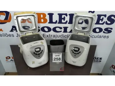 LOTE 258 - 02 PANIFICADORAS ELÉTRICA MULTI PANE. (NO ESTADO) ATENÇÃO! FAZER A VISITAÇÃO ANTES DE ARREMATAR, NÃO SABEMOS SE FUNCIONA, LEILÃO NÃO TEM GARANTIA E NEM DEVOLUÇÃO, SUJEITO A POSSÍVEIS AVARIAS VISÍVEIS/OCULTAS E/OU AUSÊNCIA DE COMPONENTES