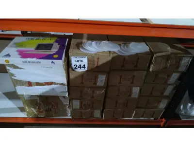 LOTE 244 - 01 LOTE COM GRANDE QUANTIDADE DE CAPAS PARA CD E FILTROS ANTI- REFLEXÍVEIS. (NO ESTADO) ATENÇÃO! FAZER A VISITAÇÃO ANTES DE ARREMATAR, NÃO SABEMOS SE FUNCIONA, LEILÃO NÃO TEM GARANTIA E NEM DEVOLUÇÃO, SUJEITO A POSSÍVEIS AVARIAS VISÍVEIS/OCULTAS E/OU AUSÊNCIA DE COMPONENTES
