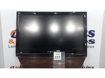 LOTE 237 - 01 TV LCD 52’’. (NO ESTADO) ATENÇÃO! FAZER A VISITAÇÃO ANTES DE ARREMATAR, NÃO SABEMOS SE FUNCIONA, LEILÃO NÃO TEM GARANTIA E NEM DEVOLUÇÃO, SUJEITO A POSSÍVEIS AVARIAS VISÍVEIS/OCULTAS E/OU AUSÊNCIA DE COMPONENTES