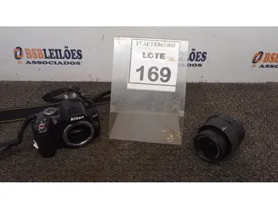 LOTE 169 - 01 CÂMERA NIKON D300 COM LENTE. (NO ESTADO) ATENÇÃO! FAZER A VISITAÇÃO ANTES DE ARREMATAR, NÃO SABEMOS SE FUNCIONA, LEILÃO NÃO TEM GARANTIA E NEM DEVOLUÇÃO, SUJEITO A POSSÍVEIS AVARIAS VISÍVEIS/OCULTAS E/OU AUSÊNCIA DE COMPONENTES