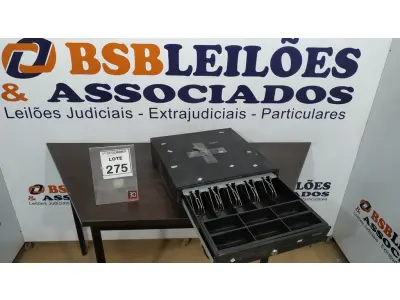 LOTE 275 - 01 GAVETA DE DINHEIRO. (NO ESTADO) ATENÇÃO! FAZER A VISITAÇÃO ANTES DE ARREMATAR, NÃO SABEMOS SE FUNCIONA, LEILÃO NÃO TEM GARANTIA E NEM DEVOLUÇÃO, SUJEITO A POSSÍVEIS AVARIAS VISÍVEIS/OCULTAS E/OU AUSÊNCIA DE COMPONENTES.