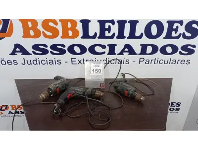 LOTE 150 - 03 FURADEIRAS BOSCH. (NO ESTADO) ATENÇÃO! FAZER A VISITAÇÃO ANTES DE ARREMATAR, NÃO SABEMOS SE FUNCIONA, LEILÃO NÃO TEM GARANTIA E NEM DEVOLUÇÃO, SUJEITO A POSSÍVEIS AVARIAS VISÍVEIS/OCULTAS E/OU AUSÊNCIA DE COMPONENTES.