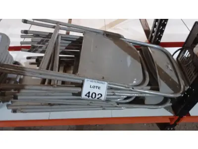 LOTE 402 - 08 CADEIRAS DOBRÁVEIS DE FERRO. (NO ESTADO) ATENÇÃO! FAZER A VISITAÇÃO ANTES DE ARREMATAR, NÃO SABEMOS SE FUNCIONA. LEILÃO NÃO TEM GARANTIA E NEM DEVOLUÇÃO, SUJEITO A POSSÍVEIS AVARIAS VISÍVEIS/OCULTAS E/OU AUSÊNCIA DE COMPONENTES.