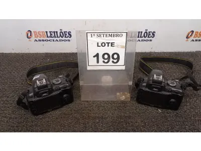 LOTE 199 - 02 CÂMERAS NIKON D300 SEM LENTES. (NO ESTADO) ATENÇÃO! FAZER A VISITAÇÃO ANTES DE ARREMATAR, NÃO SABEMOS SE FUNCIONA, LEILÃO NÃO TEM GARANTIA E NEM DEVOLUÇÃO, SUJEITO A POSSÍVEIS AVARIAS VISÍVEIS/OCULTAS E/OU AUSÊNCIA DE COMPONENTES