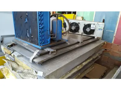 LOTE 472 - 01 CÂMARA FRIA COM PLACAS DE POLIURETANO COM 01 CONDENSADORA E 01EVAPORADORA. (NO ESTADO) ATENÇÃO! FAZER A VISITAÇÃO ANTES DE ARREMATAR, NÃO SABEMOS SE FUNCIONA, LEILÃO NÃO TEM GARANTIA E NEM DEVOLUÇÃO, SUJEITO A POSSÍVEIS AVARIAS VISÍVEIS/OCULTAS E/OU AUSÊNCIA DE COMPONENTES.