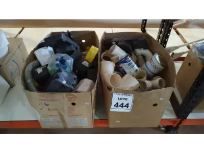 LOTE 444 - 01 LOTE COM GRANDE QUANTIDADE DE CONEXÕES HIDRÁULICAS MEDIDAS DIVERSAS E CAIXINHAS DE PASSAGEM DE FIO E MATERIAIS ELÉTRICOS DIVERSOS. (NO ESTADO) ATENÇÃO! FAZER A VISITAÇÃO ANTES DE ARREMATAR, NÃO SABEMOS SE FUNCIONA, LEILÃO NÃO TEM GARANTIA E NEM DEVOLUÇÃO, SUJEITO A POSSÍVEIS AVARIAS VISÍVEIS/OCULTAS E/OU AUSÊNCIA DE COMPONENTES.