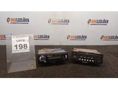 LOTE 198 - 02 APARELHOS DE SOM AUTOMOTIVO. (NO ESTADO) ATENÇÃO! FAZER A VISITAÇÃO ANTES DE ARREMATAR, NÃO SABEMOS SE FUNCIONA, LEILÃO NÃO TEM GARANTIA E NEM DEVOLUÇÃO, SUJEITO A POSSÍVEIS AVARIAS VISÍVEIS/OCULTAS E/OU AUSÊNCIA DE COMPONENTES