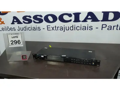 LOTE 296 - 01 PROCESSADOR DE EFEITOS MARCA ALESIS QUADRAVERB. (NO ESTADO) ATENÇÃO! FAZER A VISITAÇÃO ANTES DE ARREMATAR, NÃO SABEMOS SE FUNCIONA, LEILÃO NÃO TEM GARANTIA E NEM DEVOLUÇÃO, SUJEITO A POSSÍVEIS AVARIAS VISÍVEIS/OCULTAS E/OU AUSÊNCIA DE COMPONENTES.