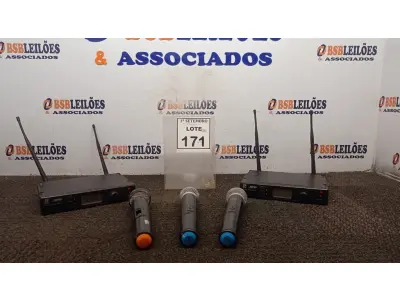 LOTE 171 - 02 RECEPTORES DE MICROFONE SEM FIO E 03 MICROFONES. (NO ESTADO) ATENÇÃO! FAZER A VISITAÇÃO ANTES DE ARREMATAR, NÃO SABEMOS SE FUNCIONA, LEILÃO NÃO TEM GARANTIA E NEM DEVOLUÇÃO, SUJEITO A POSSÍVEIS AVARIAS VISÍVEIS/OCULTAS E/OU AUSÊNCIA DE COMPONENTES