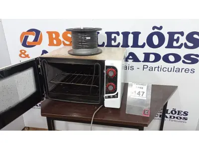 LOTE 147 - 01 FORNO ELÉTRICO E 01 ROLO DE CABO DE AÇO. (NO ESTADO) ATENÇÃO! FAZER A VISITAÇÃO ANTES DE ARREMATAR, NÃO SABEMOS SE FUNCIONA, LEILÃO NÃO TEM GARANTIA E NEM DEVOLUÇÃO, SUJEITO A POSSÍVEIS AVARIAS VISÍVEIS/OCULTAS E/OU AUSÊNCIA DE COMPONENTES.