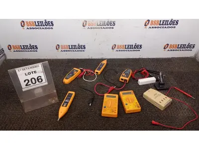 LOTE 206 - 02 MULTÍMETROS, 04 LOCALIZADORES DE CABO, 01 CARREGADOR DE BATERIAS E 01 TRANSMISSOR FM BLUETOOTH. (NO ESTADO) ATENÇÃO! FAZER A VISITAÇÃO ANTES DE ARREMATAR, NÃO SABEMOS SE FUNCIONA, LEILÃO NÃO TEM GARANTIA E NEM DEVOLUÇÃO, SUJEITO A POSSÍVEIS AVARIAS VISÍVEIS/OCULTAS E/OU AUSÊNCIA DE COMPONENTES