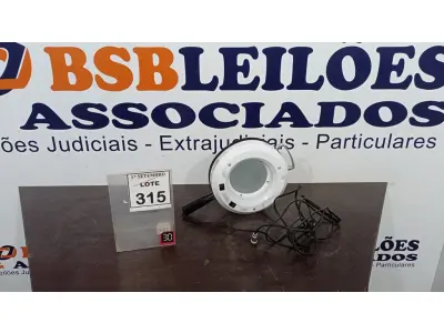 LOTE 315 - 01 LUMINÁRIA COM LUPA. (NO ESTADO) ATENÇÃO! FAZER A VISITAÇÃO ANTES DE ARREMATAR, NÃO SABEMOS SE FUNCIONA, LEILÃO NÃO TEM GARANTIA E NEM DEVOLUÇÃO, SUJEITO A POSSÍVEIS AVARIAS VISÍVEIS/OCULTAS E/OU AUSÊNCIA DE COMPONENTES.
