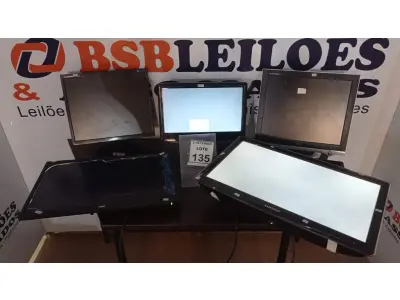 LOTE 135 - 01 LOTE COM VÁRIOS MONITORES MARCAS E MODELOS DIVERSOS. (NO ESTADO) ATENÇÃO! FAZER A VISITAÇÃO ANTES DE ARREMATAR, NÃO SABEMOS SE FUNCIONA, LEILÃO NÃO TEM GARANTIA E NEM DEVOLUÇÃO, SUJEITO A POSSÍVEIS AVARIAS VISÍVEIS/OCULTAS E/OU AUSÊNCIA DE COMPONENTES.