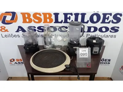LOTE 090 - 02 PANELAS ELÉTRICAS, 02 LIQUIDIFICADORES E 01 PROCESSADOR DE ALIMENTOS. (NO ESTADO) ATENÇÃO! FAZER A VISITAÇÃO ANTES DE ARREMATAR, NÃO SABEMOS SE FUNCIONA, LEILÃO NÃO TEM GARANTIA E NEM DEVOLUÇÃO, SUJEITO A POSSÍVEIS AVARIAS VISÍVEIS/OCULTAS E/OU AUSÊNCIA DE COMPONENTES.