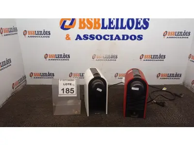 LOTE 185 - 02 CAFETEIRAS NESPRESSO. (NO ESTADO) ATENÇÃO! FAZER A VISITAÇÃO ANTES DE ARREMATAR, NÃO SABEMOS SE FUNCIONA, LEILÃO NÃO TEM GARANTIA E NEM DEVOLUÇÃO, SUJEITO A POSSÍVEIS AVARIAS VISÍVEIS/OCULTAS E/OU AUSÊNCIA DE COMPONENTES
