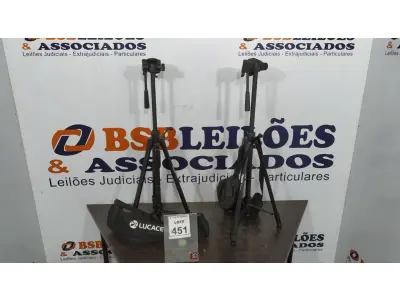 LOTE 451 - 02 TRIPÉS PARA CÂMERAS MARCA TOMATE. (NO ESTADO) ATENÇÃO! FAZER A VISITAÇÃO ANTES DE ARREMATAR, NÃO SABEMOS SE FUNCIONA, LEILÃO NÃO TEM GARANTIA E NEM DEVOLUÇÃO, SUJEITO A POSSÍVEIS AVARIAS VISÍVEIS/OCULTAS E/OU AUSÊNCIA DE COMPONENTES.