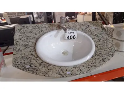 LOTE 406 - 01 LAVATÓRIO COM TORNEIRA E ACABAMENTO EM MÁRMORE. (NO ESTADO) ATENÇÃO! FAZER A VISITAÇÃO ANTES DE ARREMATAR, NÃO SABEMOS SE FUNCIONA, LEILÃO NÃO TEM GARANTIA E NEM DEVOLUÇÃO, SUJEITO A POSSÍVEIS AVARIAS VISÍVEIS/OCULTAS E/OU AUSÊNCIA DE COMPONENTES.