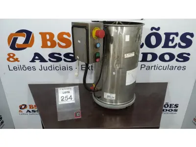 LOTE 254 - 01 DESCASCADOR DE BATATAS INDUSTRIAL EM INOX. (NO ESTADO) ATENÇÃO! FAZER A VISITAÇÃO ANTES DE ARREMATAR, NÃO SABEMOS SE FUNCIONA, LEILÃO NÃO TEM GARANTIA E NEM DEVOLUÇÃO, SUJEITO A POSSÍVEIS AVARIAS VISÍVEIS/OCULTAS E/OU AUSÊNCIA DE COMPONENTES