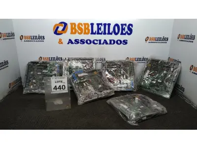 LOTE 440 - 06 CPU’S DE MARCAS E MODELOS DIVERSOS. (NO ESTADO) ATENÇÃO! FAZER A VISITAÇÃO ANTES DE ARREMATAR, NÃO SABEMOS SE FUNCIONA, LEILÃO NÃO TEM GARANTIA E NEM DEVOLUÇÃO, SUJEITO A POSSÍVEIS AVARIAS VISÍVEIS/OCULTAS E/OU AUSÊNCIA DE COMPONENTES.