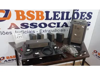 LOTE 111 - 01 BLU RAY DISC COM 05 CAIXAS, CABOS E CONTROLE MARCA SONY. (NO ESTADO) ATENÇÃO! FAZER A VISITAÇÃO ANTES DE ARREMATAR, NÃO SABEMOS SE FUNCIONA, LEILÃO NÃO TEM GARANTIA E NEM DEVOLUÇÃO, SUJEITO A POSSÍVEIS AVARIAS VISÍVEIS/OCULTAS E/OU AUSÊNCIA DE COMPONENTES.