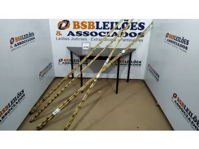LOTE 439 - 01 LOTE COM VÁRIAS VARAS DE BAMBU. (NO ESTADO) ATENÇÃO! FAZER A VISITAÇÃO ANTES DE ARREMATAR, NÃO SABEMOS SE FUNCIONA, LEILÃO NÃO TEM GARANTIA E NEM DEVOLUÇÃO, SUJEITO A POSSÍVEIS AVARIAS VISÍVEIS/OCULTAS E/OU AUSÊNCIA DE COMPONENTES.
