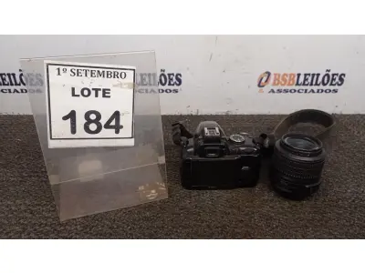 LOTE 184 - 01 CÂMERA NIKON D300 COM LENTE. (NO ESTADO) ATENÇÃO! FAZER A VISITAÇÃO ANTES DE ARREMATAR, NÃO SABEMOS SE FUNCIONA, LEILÃO NÃO TEM GARANTIA E NEM DEVOLUÇÃO, SUJEITO A POSSÍVEIS AVARIAS VISÍVEIS/OCULTAS E/OU AUSÊNCIA DE COMPONENTES