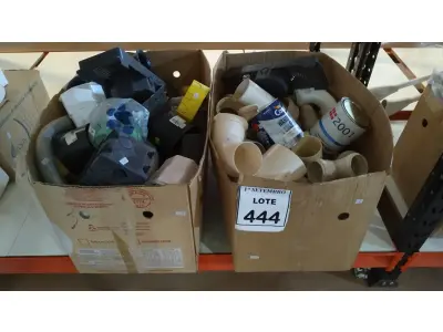 LOTE 444 - 01 LOTE COM GRANDE QUANTIDADE DE CONEXÕES HIDRÁULICAS MEDIDAS DIVERSAS E CAIXINHAS DE PASSAGEM DE FIO E MATERIAIS ELÉTRICOS DIVERSOS. (NO ESTADO) ATENÇÃO! FAZER A VISITAÇÃO ANTES DE ARREMATAR, NÃO SABEMOS SE FUNCIONA, LEILÃO NÃO TEM GARANTIA E NEM DEVOLUÇÃO, SUJEITO A POSSÍVEIS AVARIAS VISÍVEIS/OCULTAS E/OU AUSÊNCIA DE COMPONENTES.