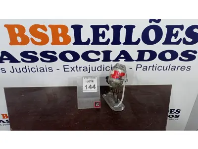 LOTE 144 - 01 MÁQUINA DE CORTAR TECIDO. (NO ESTADO) ATENÇÃO! FAZER A VISITAÇÃO ANTES DE ARREMATAR, NÃO SABEMOS SE FUNCIONA, LEILÃO NÃO TEM GARANTIA E NEM DEVOLUÇÃO, SUJEITO A POSSÍVEIS AVARIAS VISÍVEIS/OCULTAS E/OU AUSÊNCIA DE COMPONENTES.