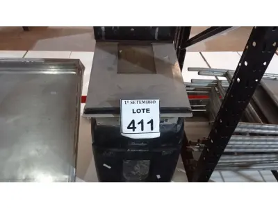 LOTE 411 - 01 FRAGMENTADORA DE PAPEL E 01 BALANÇA COM LEITORA FILIZOLA. (NO ESTADO) ATENÇÃO! FAZER A VISITAÇÃO ANTES DE ARREMATAR, NÃO SABEMOS SE FUNCIONA. LEILÃO NÃO TEM GARANTIA E NEM DEVOLUÇÃO, SUJEITO A POSSÍVEIS AVARIAS VISÍVEIS/OCULTAS E/OU AUSÊNCIA DE COMPONENTES.
