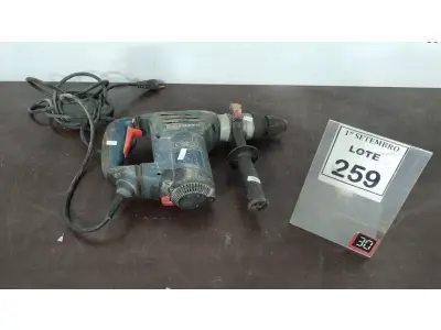 LOTE 259 - 01 MARTELETE BOSH. (NO ESTADO) ATENÇÃO! FAZER A VISITAÇÃO ANTES DE ARREMATAR, NÃO SABEMOS SE FUNCIONA, LEILÃO NÃO TEM GARANTIA E NEM DEVOLUÇÃO, SUJEITO A POSSÍVEIS AVARIAS VISÍVEIS/OCULTAS E/OU AUSÊNCIA DE COMPONENTES