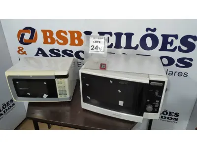 LOTE 249 - 02 MICRO-ONDAS. (NO ESTADO) ATENÇÃO! FAZER A VISITAÇÃO ANTES DE ARREMATAR, NÃO SABEMOS SE FUNCIONA, LEILÃO NÃO TEM GARANTIA E NEM DEVOLUÇÃO, SUJEITO A POSSÍVEIS AVARIAS VISÍVEIS/OCULTAS E/OU AUSÊNCIA DE COMPONENTES