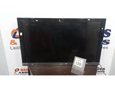 LOTE 128 - 01 TV LCD 46’’ MARCA SONY. (NO ESTADO) ATENÇÃO! FAZER A VISITAÇÃO ANTES DE ARREMATAR, NÃO SABEMOS SE FUNCIONA, LEILÃO NÃO TEM GARANTIA E NEM DEVOLUÇÃO, SUJEITO A POSSÍVEIS AVARIAS VISÍVEIS/OCULTAS E/OU AUSÊNCIA DE COMPONENTES.