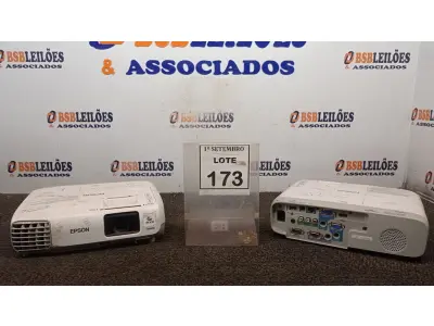 LOTE 173 - 02 PROJETORES MARCA EPSON. (NO ESTADO) ATENÇÃO! FAZER A VISITAÇÃO ANTES DE ARREMATAR, NÃO SABEMOS SE FUNCIONA, LEILÃO NÃO TEM GARANTIA E NEM DEVOLUÇÃO, SUJEITO A POSSÍVEIS AVARIAS VISÍVEIS/OCULTAS E/OU AUSÊNCIA DE COMPONENTES